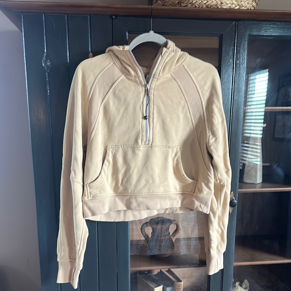 Light yellow knock off lululemon hoodie